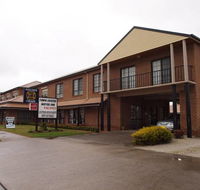 Holbrook Town Centre Motor Inn - Perths Hotel