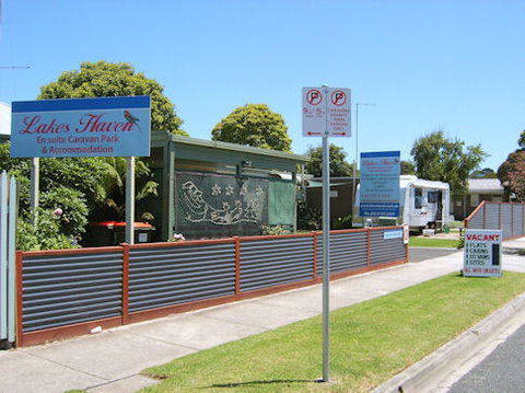 Lakes Haven Caravan Park - Perths Hotel 1