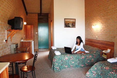 Lookout Motor Inn - Perths Hotel 0