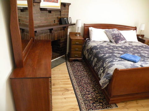 MacDonnell House (Naracoorte Cottages) - Perths Hotel 4