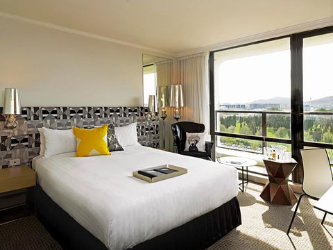 QT Canberra - Perths Hotel 0