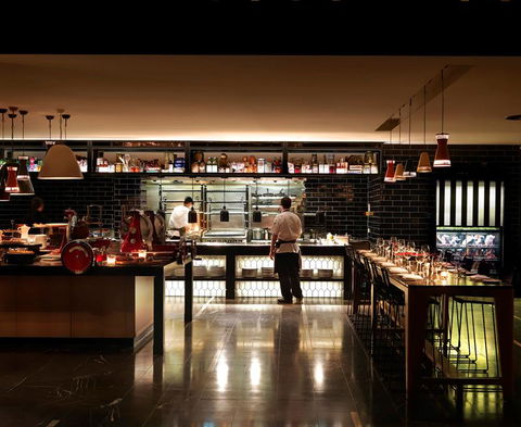 QT Canberra - Perths Hotel 8