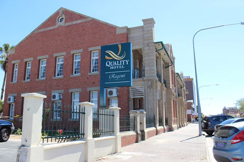 Quality Hotel Regent Rockhampton - Perths Hotel 1