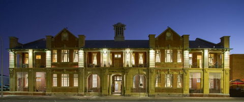 Quality Hotel Regent Rockhampton - Perths Hotel 6