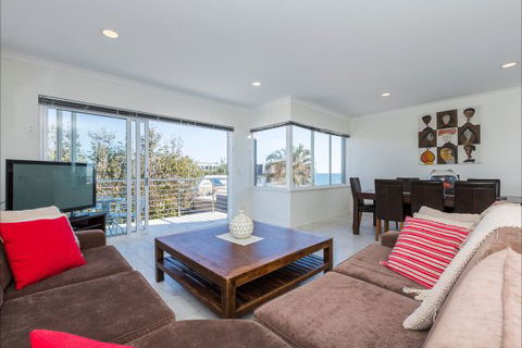 Cottesloe Beach House 2 - Perths Hotel 4