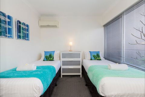 Cottesloe Beach House 2 - Perths Hotel 13