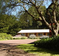 Twelve Apostles Motel  Country Retreat - Perths Hotel