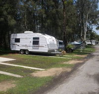 Riverside Caravan Park - Perths Hotel