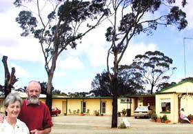 Lake Grace Saltbush Inn - Perths Hotel 0