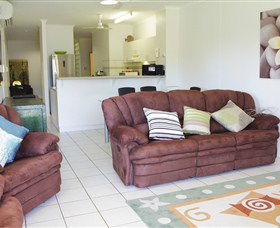 Absolute Beachfront Apartment - Perths Hotel 3