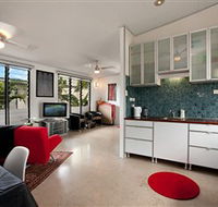 Beachside Tropical Retreat - Perths Hotel