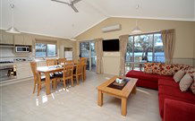 Lake Conjola Entrance Holiday Park - Perths Hotel 0