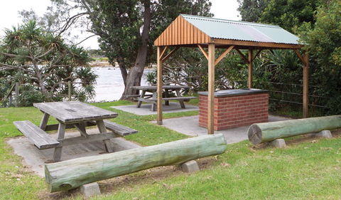 Sandon River Campground - Perths Hotel 1
