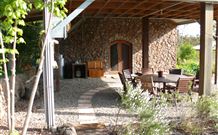 Tyrra Cottage Bed And Breakfast - Perths Hotel 3