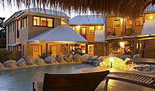 L Auberge Apartments Noosa - Perths Hotel 1
