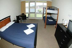 Lake Jindabyne Hotel Motel - Perths Hotel 0