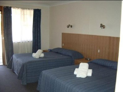 Adelong Motel - Perths Hotel 1