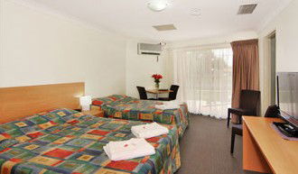 Country Capital Motel - Perths Hotel 1
