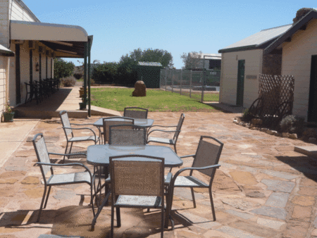 Nuttbush Retreat Caravan Park - Perths Hotel 0
