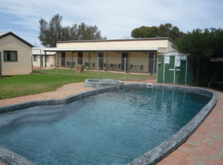 Nuttbush Retreat Caravan Park - Perths Hotel 1