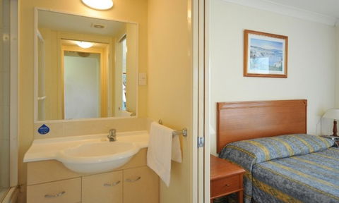 Golden Riviera Beach Resort - Perths Hotel 4