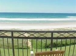 Golden Riviera Beach Resort - Perths Hotel 8