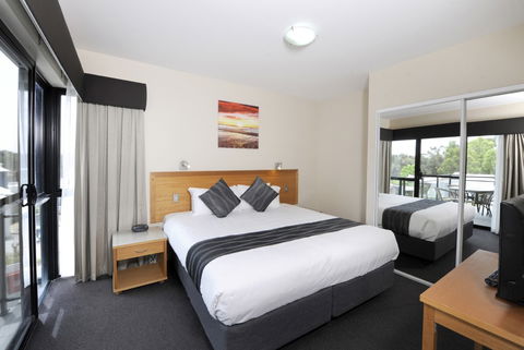 Assured Ascot Quays Apartment Hotel - Perths Hotel 3