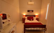Fabulous Location - Perths Hotel 0