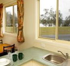 Mavis's Kitchen and Cabins - Perths Hotel
