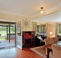 Woollamia Farm Cottage Accommodation - Perths Hotel