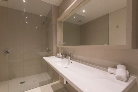 Flinders Hotel - Perths Hotel 9