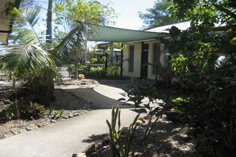 Rockhampton YHA - Perths Hotel 0