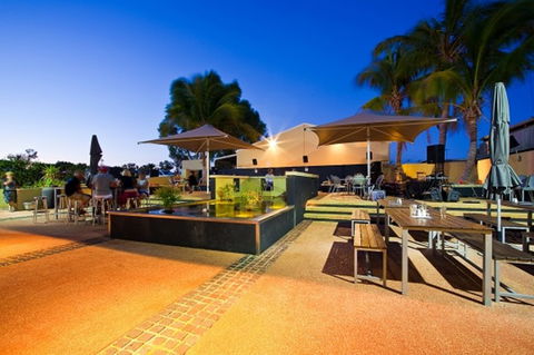 Exmouth YHA - Perths Hotel 6