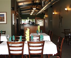 Dooleys Tavern And Motel Springsure - Perths Hotel 2