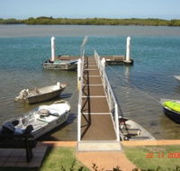 On The River Holiday Apartments - Perths Hotel