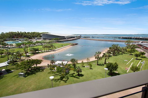 Akuna Waterfront - Perths Hotel 4