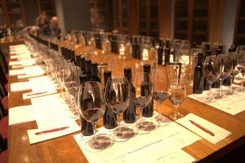 Sanguine Estate - Perths Hotel 38