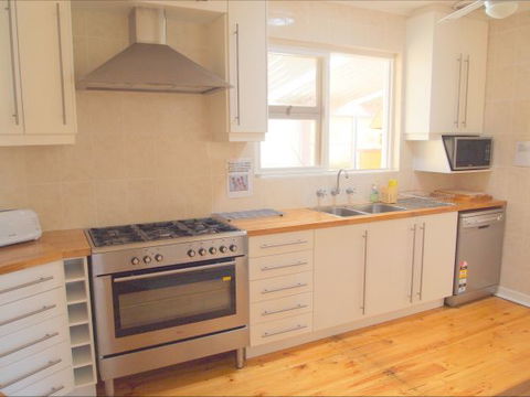 Christies Cottage For Holidays And Relocations. - Perths Hotel 4
