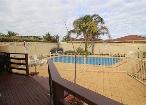 Christies Cottage For Holidays And Relocations. - Perths Hotel 21