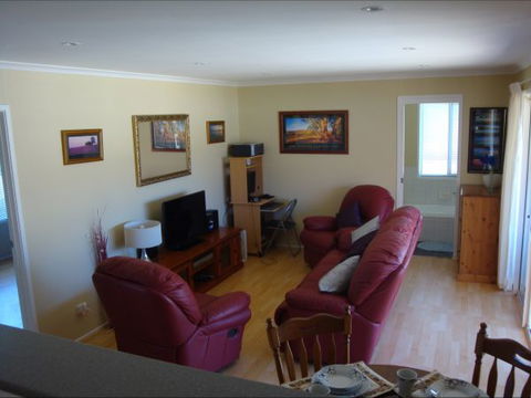 Christies Cottage For Holidays And Relocations. - Perths Hotel 24