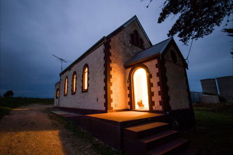 Lakeside Chapel Meningie - Perths Hotel 0