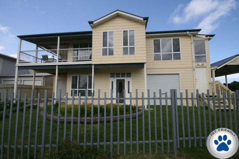 LJ Hooker Goolwa Holiday Rentals - 42 Underwood Avenue, Goolwa Beach - Perths Hotel 4