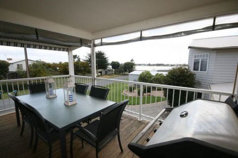 LJ Hooker Goolwa Holiday Rentals - 42 Underwood Avenue, Goolwa Beach - Perths Hotel 6