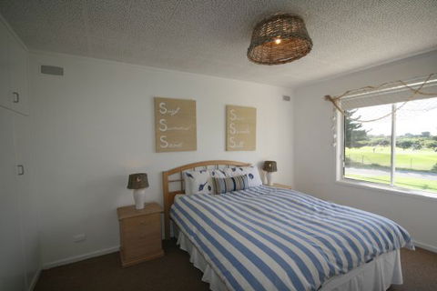 LJ Hooker Goolwa Holiday Rentals - 42 Underwood Avenue, Goolwa Beach - Perths Hotel 9