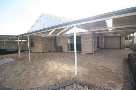LJ Hooker Goolwa Holiday Rentals - 42 Underwood Avenue, Goolwa Beach - Perths Hotel 23