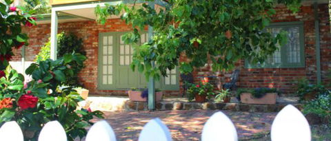 Kalamunda Carriages And Three Gums Cottage - Perths Hotel 0
