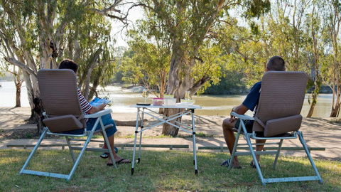Loxton Riverfront Holiday Park - Perths Hotel 3