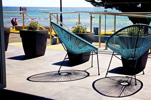 Penguin Beachfront Apartments - Perths Hotel 1