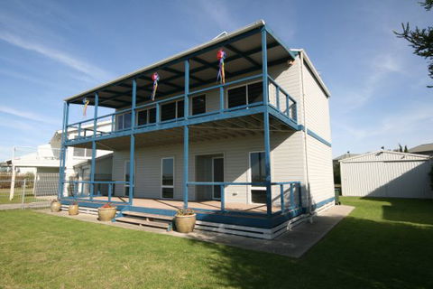 LJ Hooker Goolwa Holiday Rentals - 25 Barrage Road, Goolwa South - Perths Hotel 0