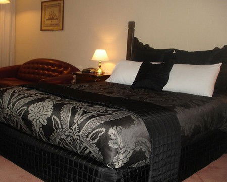 Albury Manor House Motel - Perths Hotel 0